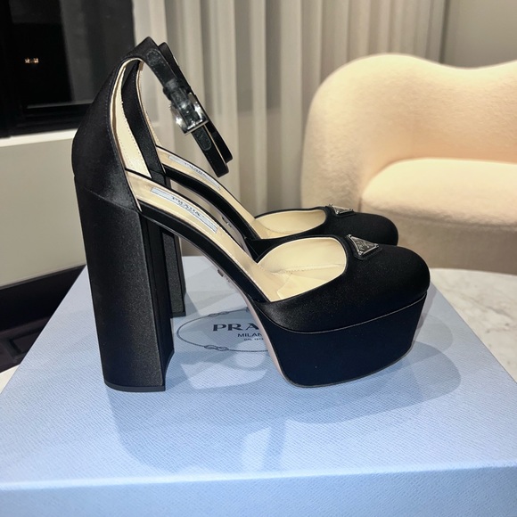 Prada satin block heel shoe - Picture 4 of 4